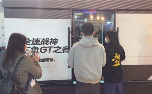 滑軌屏應(yīng)用于數(shù)字展廳設(shè)計_互動體驗（局部圖））